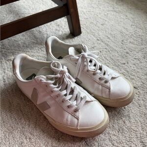 Veja Campo Sneaker in White
